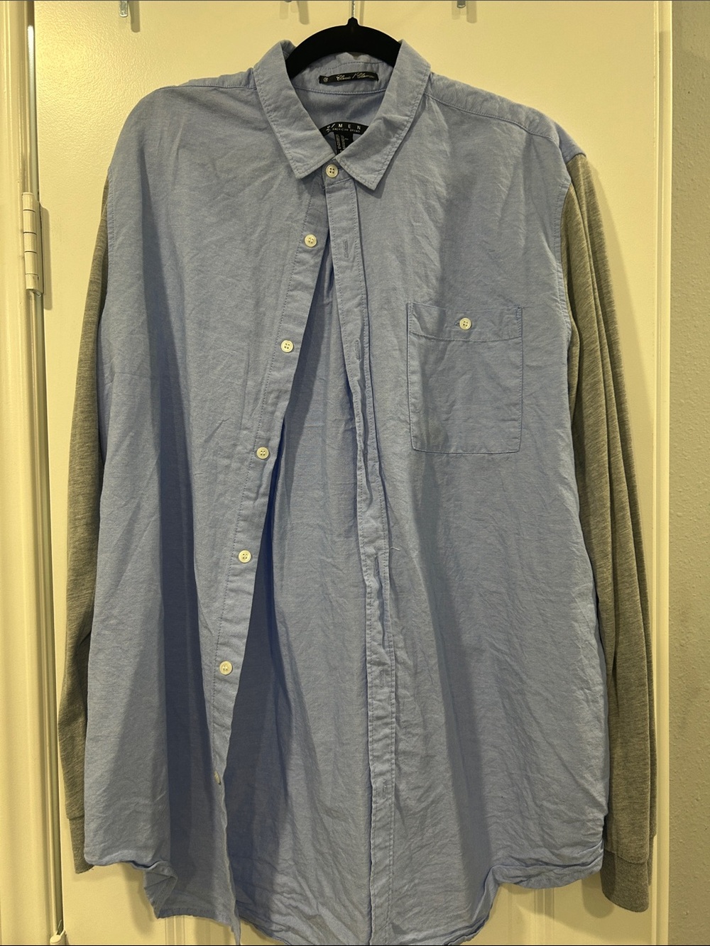 21men Light Blue Button-Down Shirt with Gray Sleeves